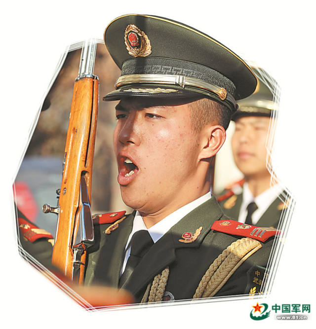 这几名国旗卫士的故事,让人泪目|陈冠铭|杨博|天安门广场_新浪新闻