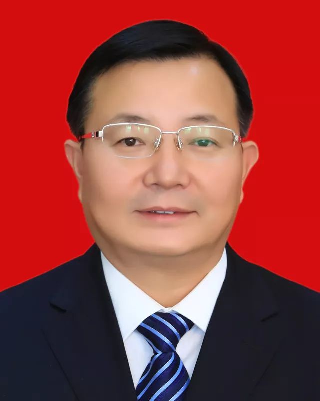历任惠农县委常委,政府办公室主任,县志编纂委员会办公室主任,宣传部