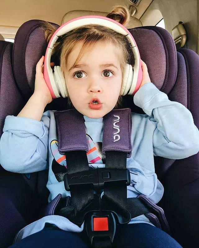 mila是一位来自美国亚利桑那州的3岁宝宝可她现在已经是一个十足的小