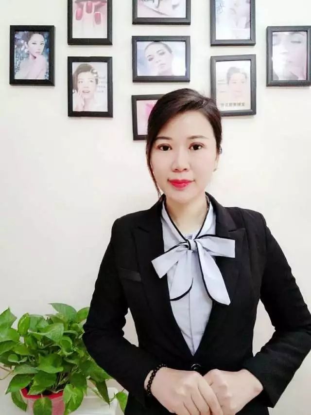 普宁某美容院老板娘竟然要趁过春节间,这样大放新年福利!