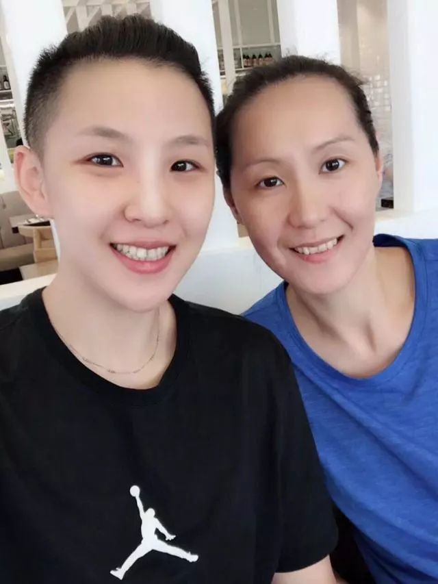 同时诸韵颖也要为所有女同胞送上最衷心的节日祝福,祝大家"女神节"