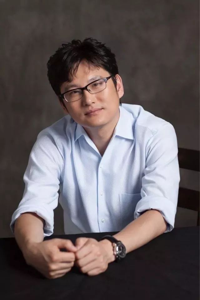 朱振华像一年前坚持选择姚婷婷一样坚持选择了刘畅.