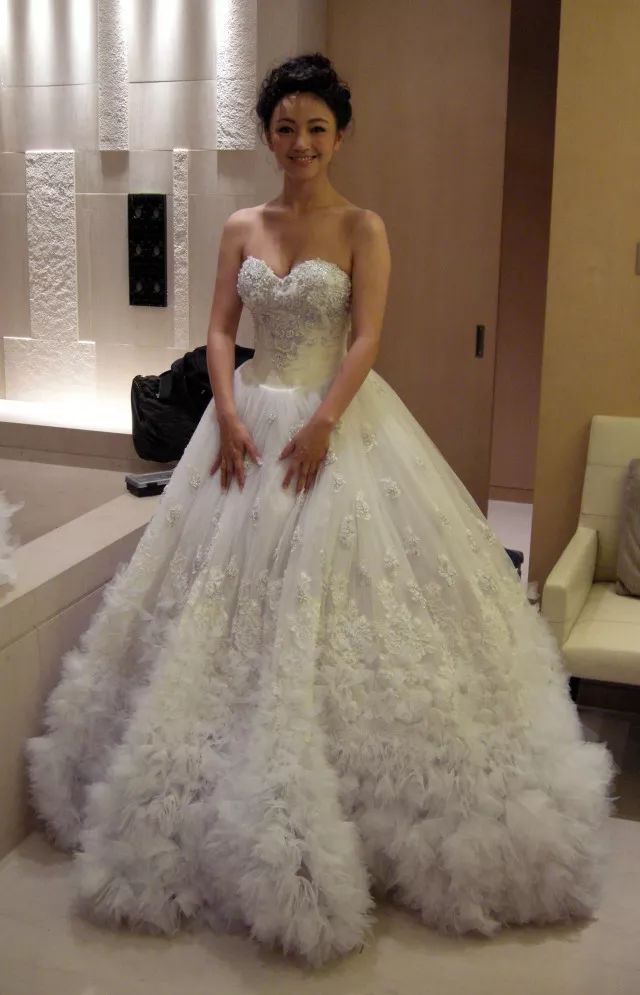 lanyu 每一个少女的梦想都应该被守护|婚纱|罗海琼|羊绒_新浪网