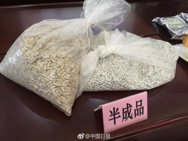 △苏州吴中警方称,嫌疑人丁某是制假惯犯,假货配方由丁某调试而成。据丁某供述,因担心闹出人命,丁某边生产边试吃。
