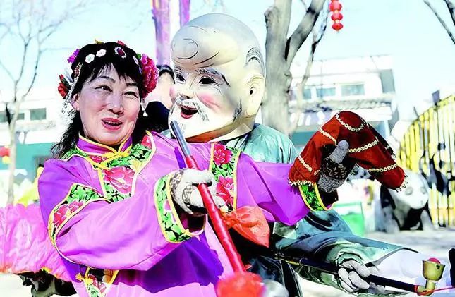 今年还增加了翘棍表演,左权小花戏,娃娃头秧歌等表演,让人充满期待