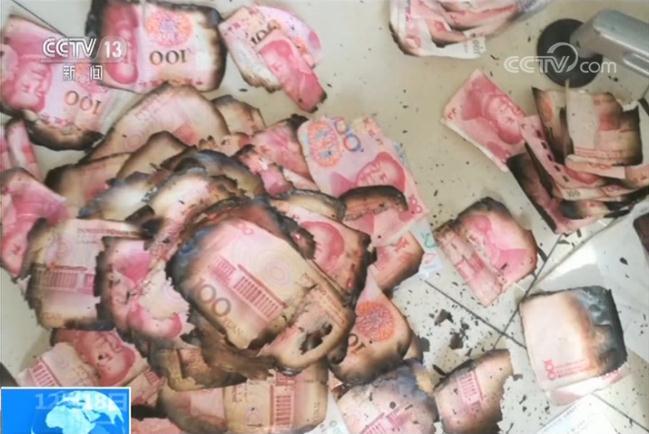 上海一居民楼因电瓶车充电着火一人严重烧伤