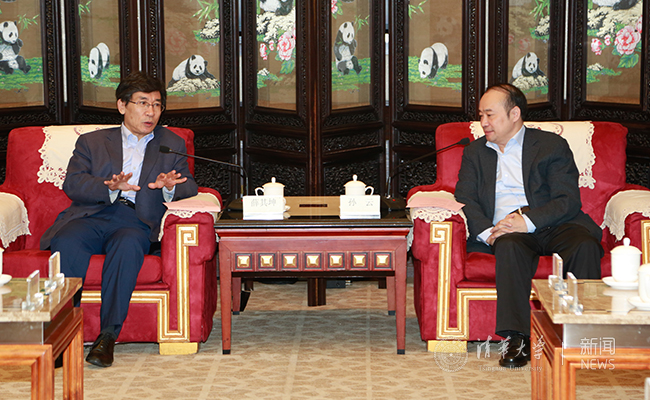 清华大学副校长薛其坤和川铁投党委书记,董事长孙云座谈.