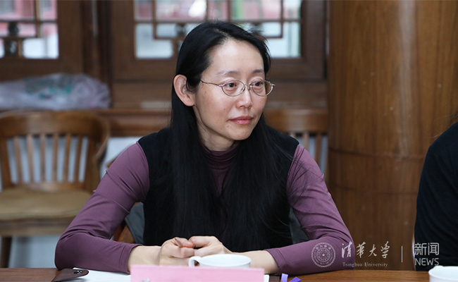 清华大学举行庆祝"三·八"节女教职工座谈会