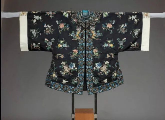 鉴赏|华美秀丽的晚清服饰