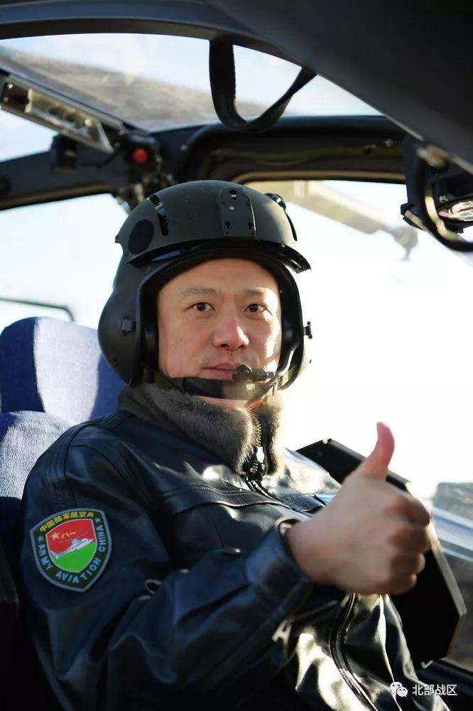 旅参谋长,飞行员陈舸信心满满,带头执行飞行任务 记者了解到,该旅党委