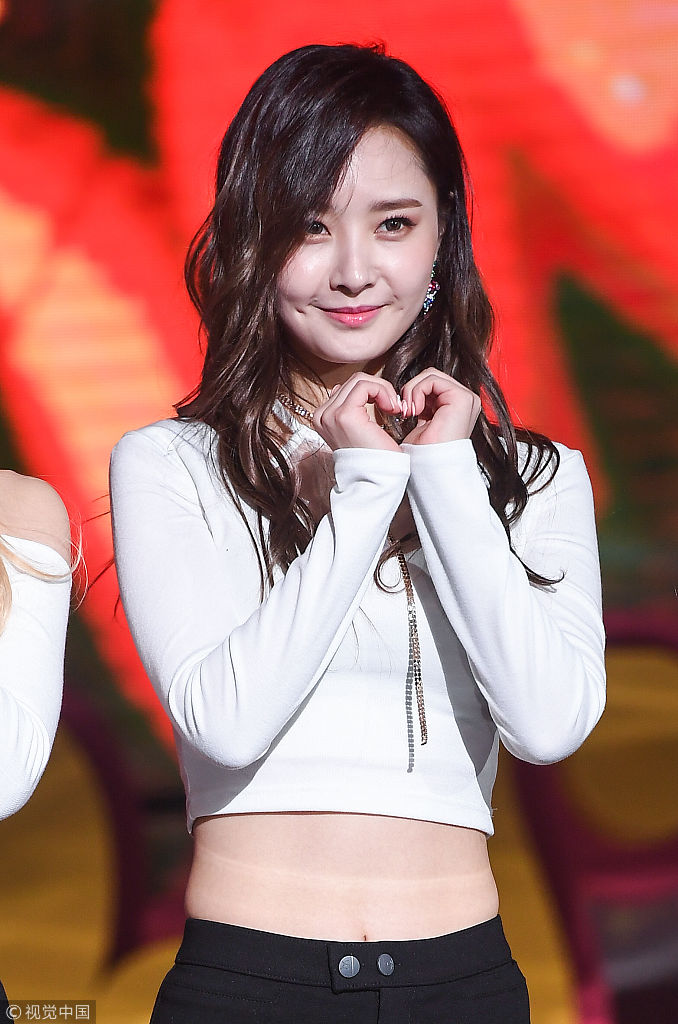 女团laboum变校服少女,blackpink纯白诱惑 theark御姐范黑白配大长腿