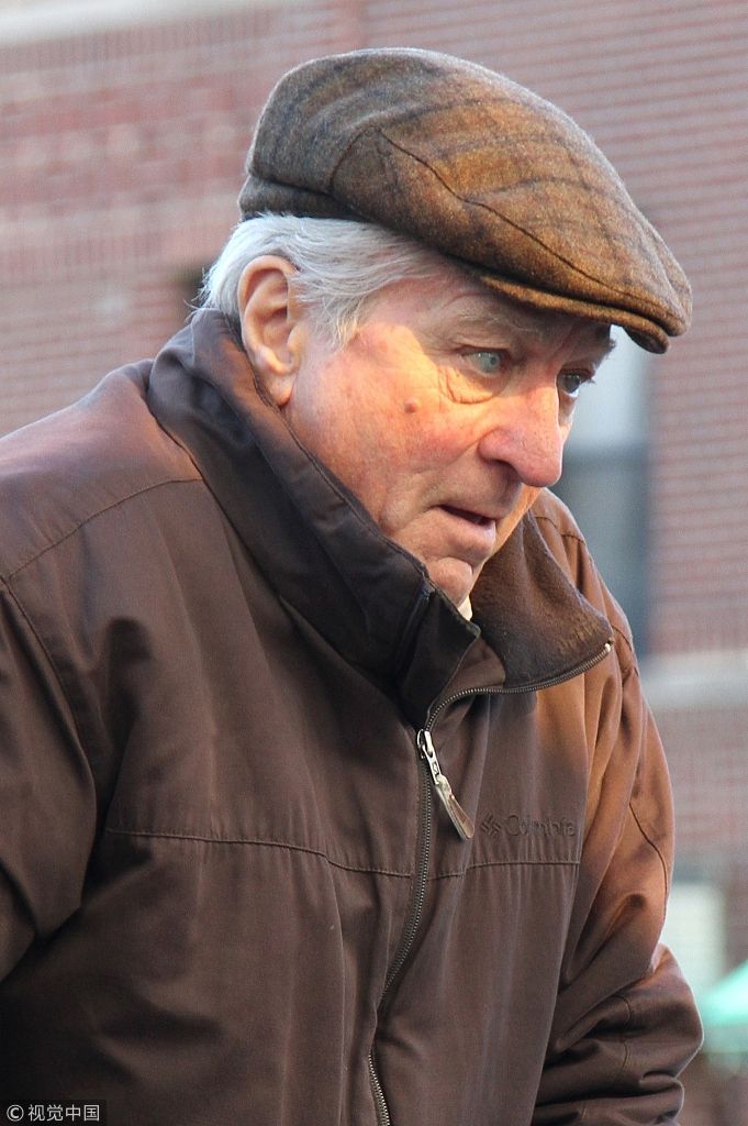 瞬间苍老老影帝德尼罗片场变拄拐老人白发苍苍步履蹒跚