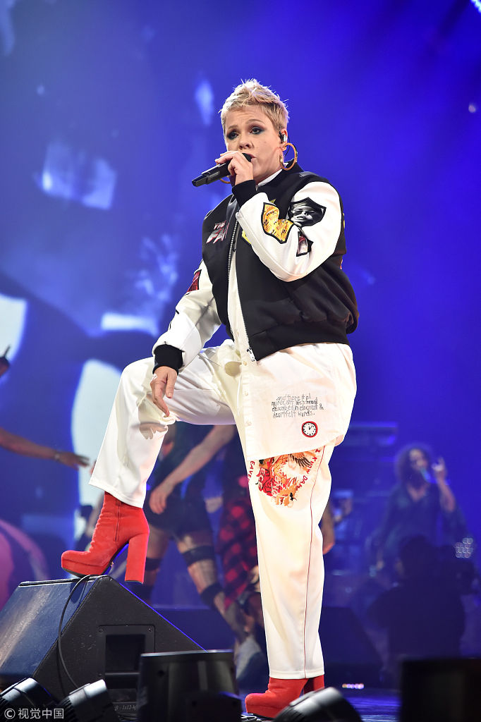 歌手pink现身.