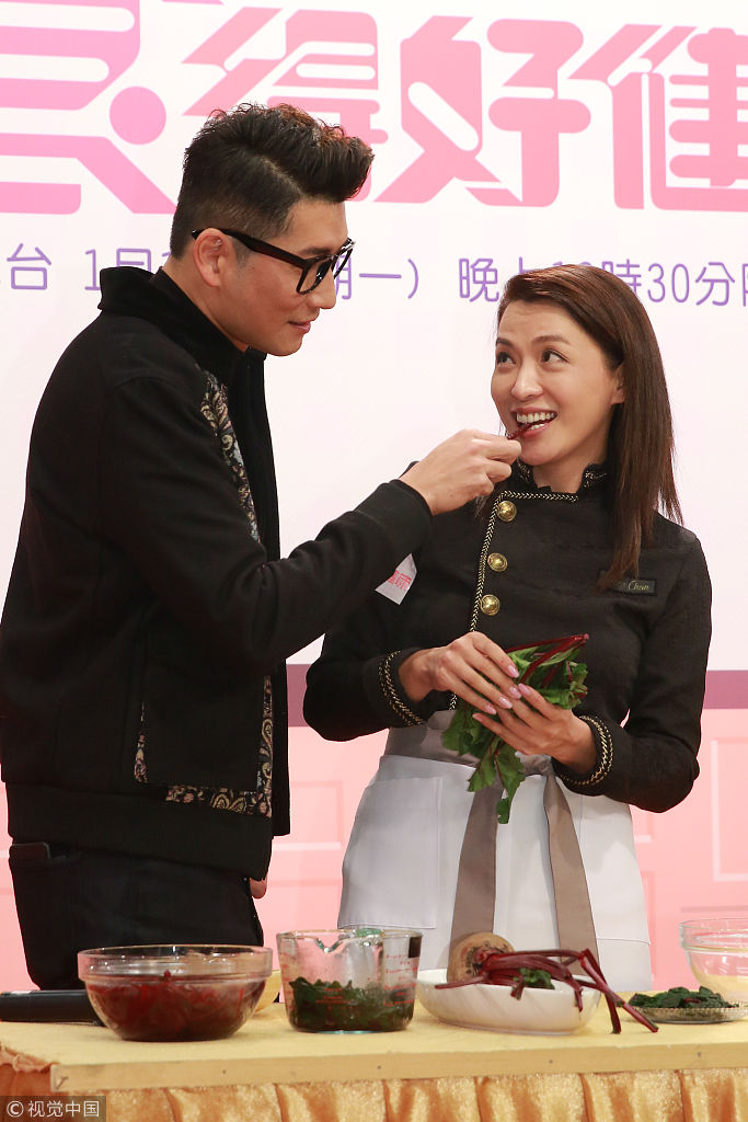 《食得好健康》记者会袁文杰喂食陈炜 冯盈盈自曝曾偷吃被骂