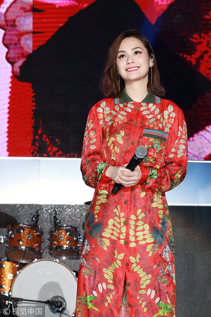 亮瞎眼twins广州跨年颜值逆天钟欣桐玩中国风似高原红