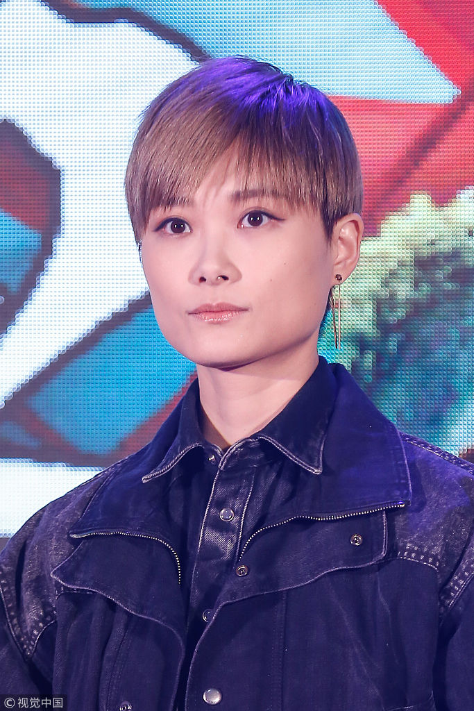李宇春短发清新.