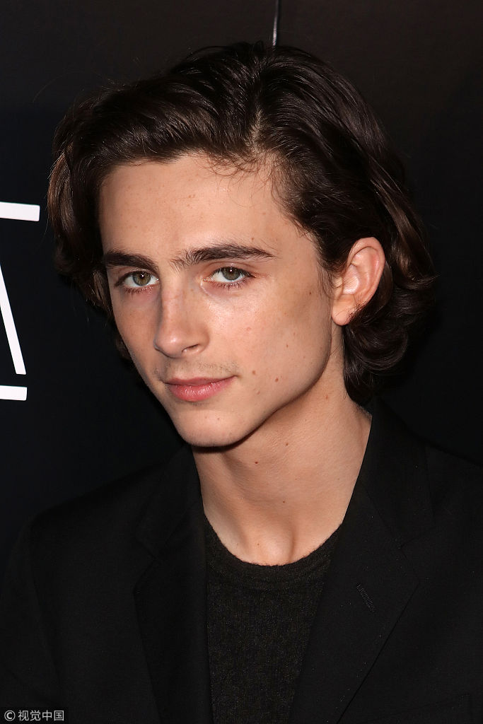 "甜茶"蒂莫西·柴勒梅德(timothee chalamet)西装革履似小绅士