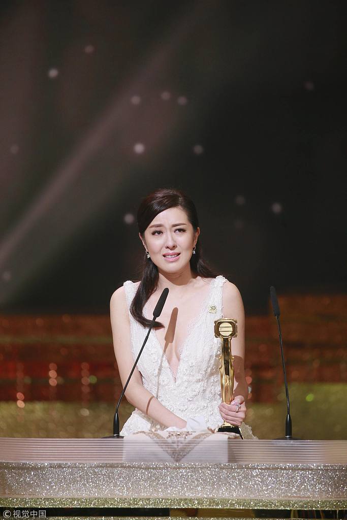 唐诗咏tvb台庆勇夺最佳女主哽咽落泪难掩激动之情