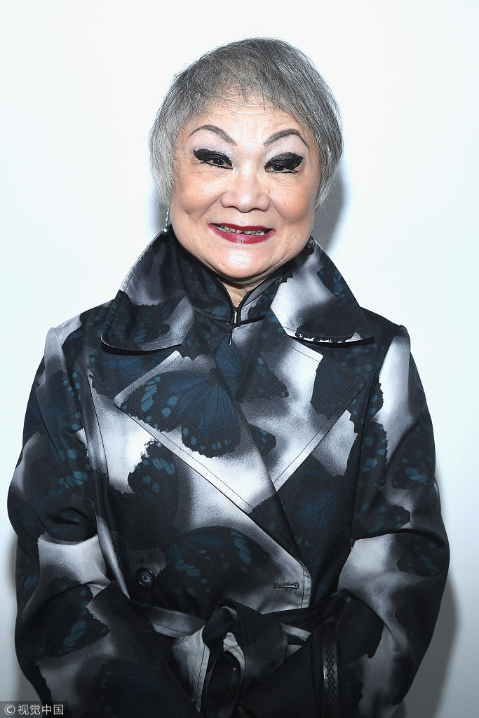 lanvin总裁王效兰现身自家秀 潘玮柏被拍成"无腿"矮人