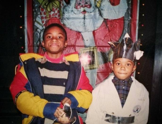 字母哥晒童年萌照:时光飞逝啊!