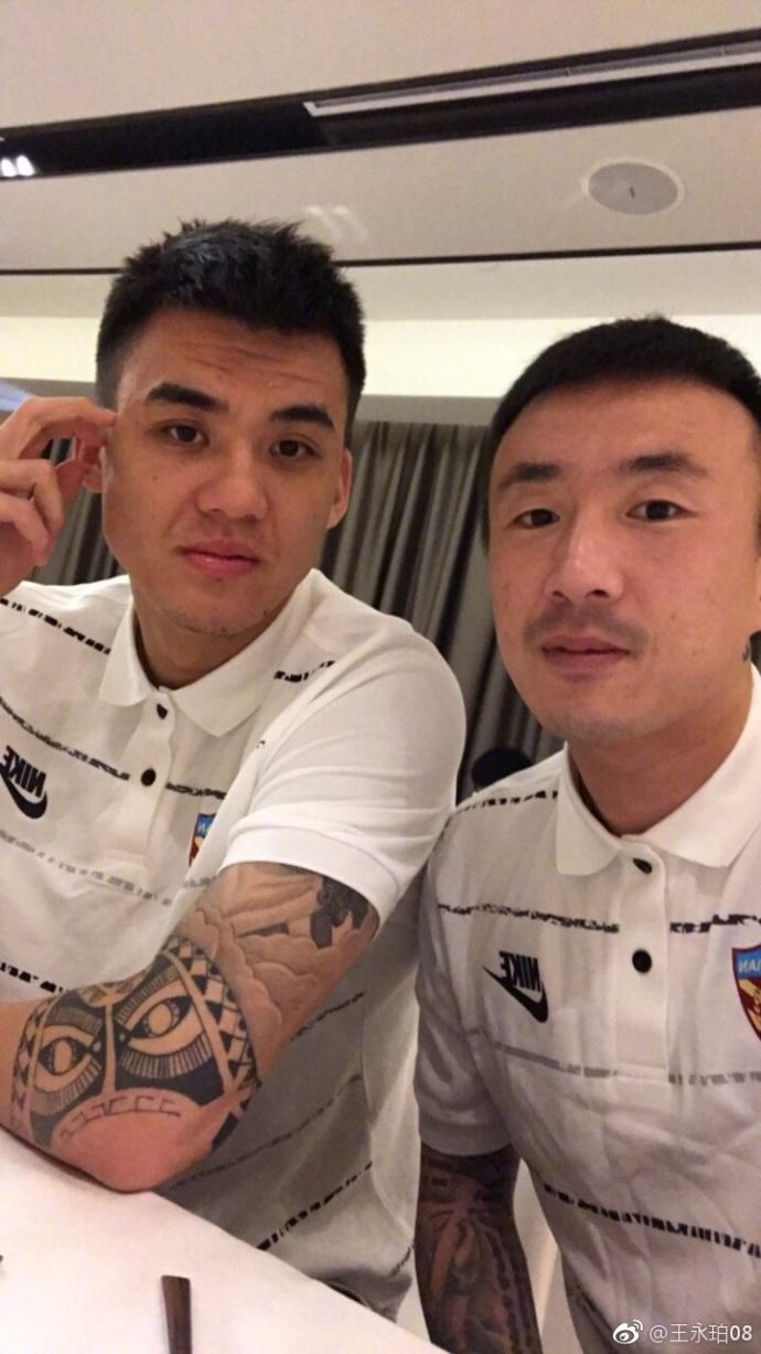 王永珀告别杨善平,后者:别太想我