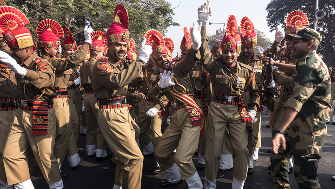 严肃点因为印度又阅兵了