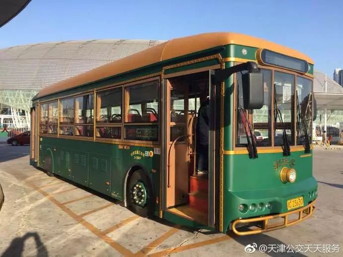 天津最美公交车来了复古铛铛车正式发车一起来穿越吧