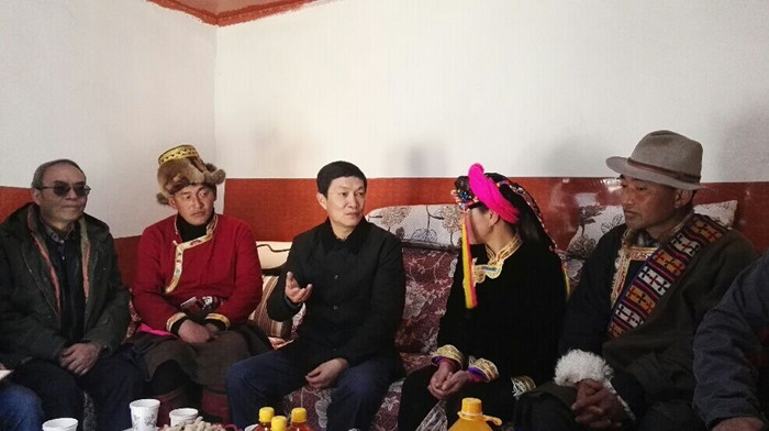 省领导赴联系点丹巴县开展走基层扶贫调研和慰问活动