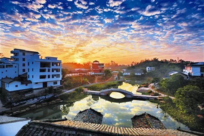 横县平马镇元宵节当天恰逢圩日,平马