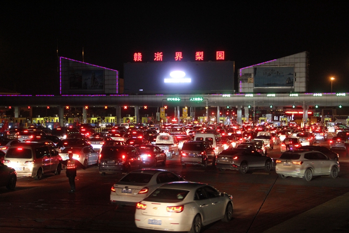 江西南昌东管理中心切实做好春运节后保畅工作图