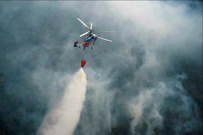 大理火灾直升机图片