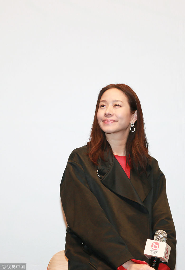 39岁林嘉欣深圳谈《男人四十》显知性 现场回忆张国荣梅艳芳引感伤