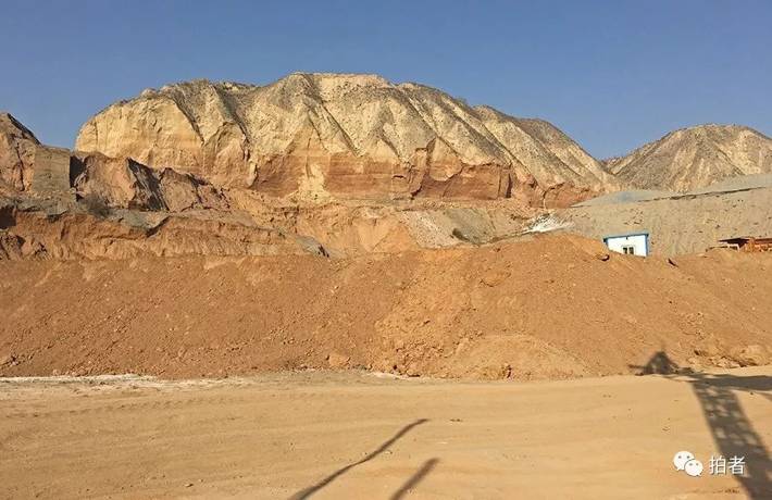 从双方的表达看,废阴极炭曾被简单掩埋堆放在黄河上游的荒山沟里是