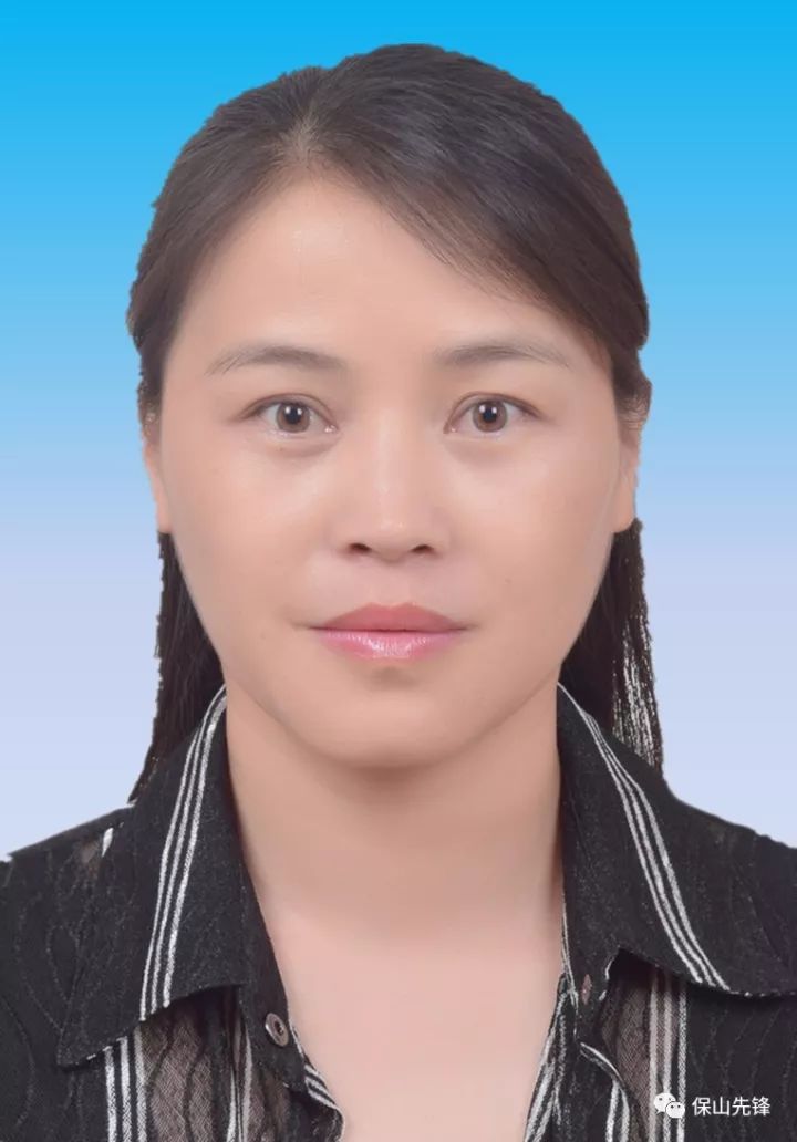 杨艳芝   女,汉族,1978年3月生,大学学历,无党派,2000年7月参加工作.