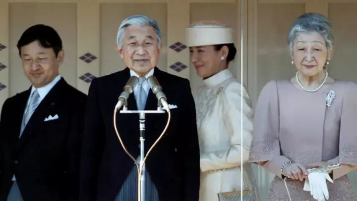200年来首次 日本天皇确定退位 背后的原因或许是 手机新浪网