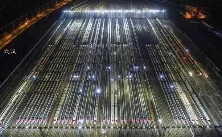 "中国速度"再次震惊歪果网友:中国工人9小时修了个火车站?