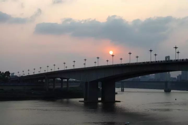 青竹立交 葫芦鼎大桥建成通车 快速环道全线贯通 从江南区到青秀区 再