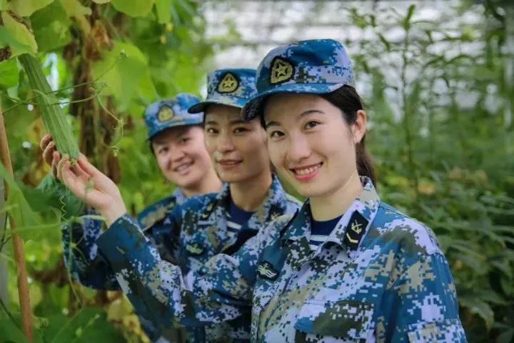 南沙又添新風景!守礁部隊迎來首批女軍人