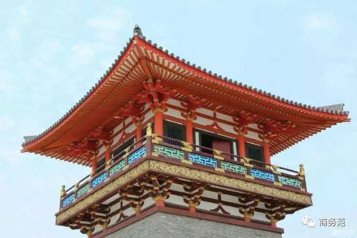 一个城门和一组阙楼就没啥了,而且年头也很久了,因此以唐代为背景的