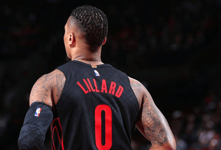 利拉德大器晚成,本赛季表现出色,最佳阵容不选他选谁?