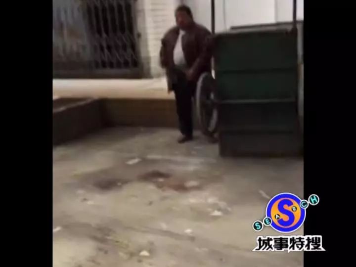 广州荔湾惊现"露体狂!拦路女生,做龌龊动作,路人被吓坏!