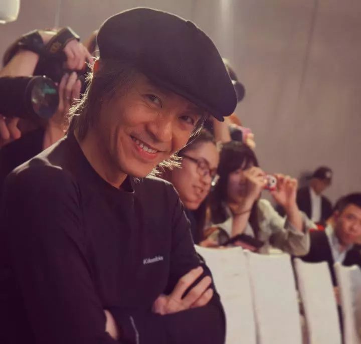 周星驰的西装看起来只值50块?我站在专业角度分析了一下