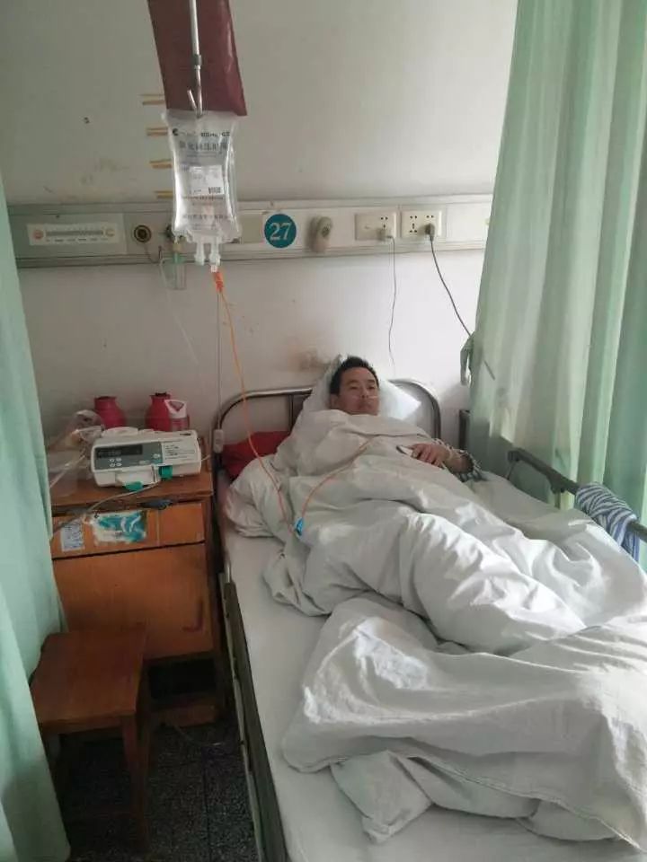 男子装卸1600件快递后肚子痛 第2天不幸查出白血病