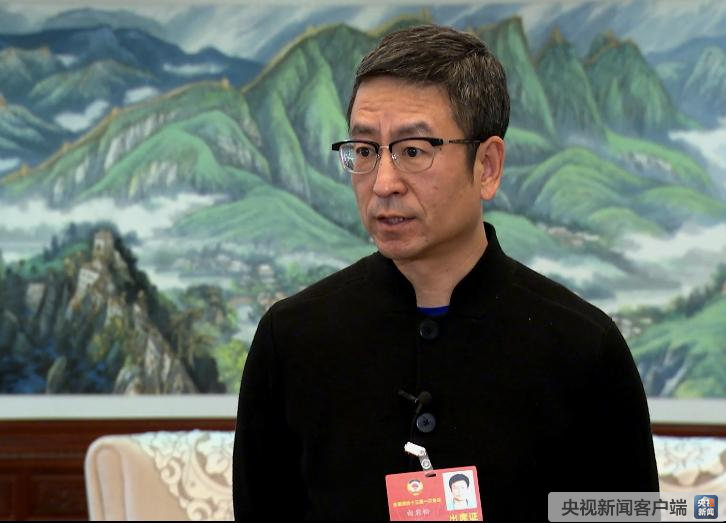 全国政协委员白岩松:全民阅读立法是为了保障