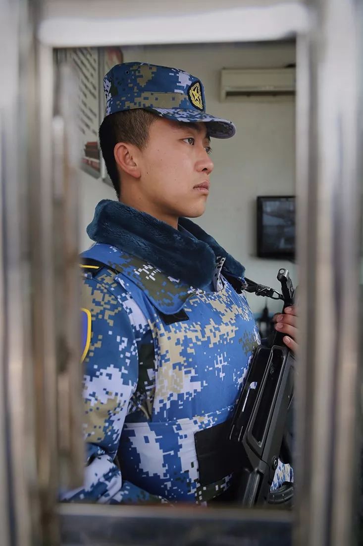 新春福利!高颜值兵哥哥军便装对比照大放送,速收藏