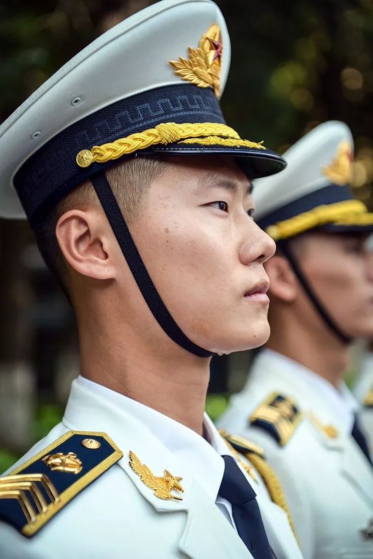 新春福利!高颜值兵哥哥军便装对比照大放送,速收藏