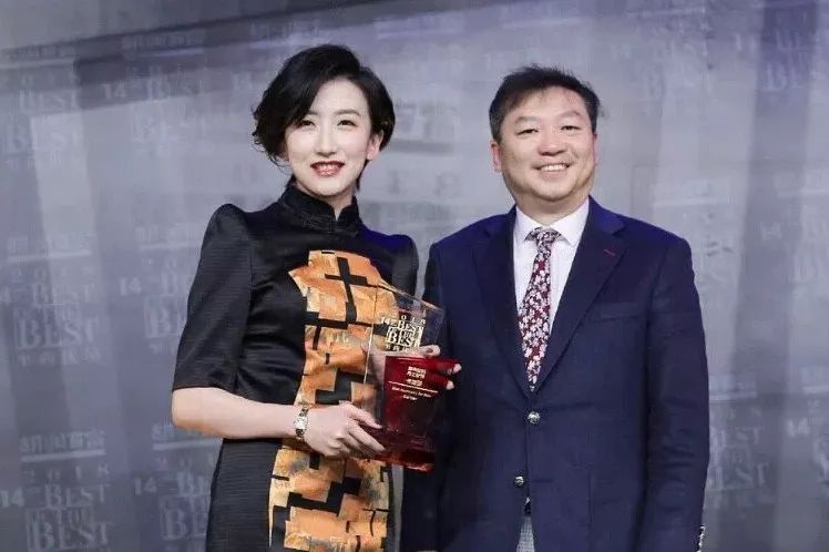 最青睐的珠宝颁奖嘉宾:香港王氏控股集团,上海西郊庄园企业集团董