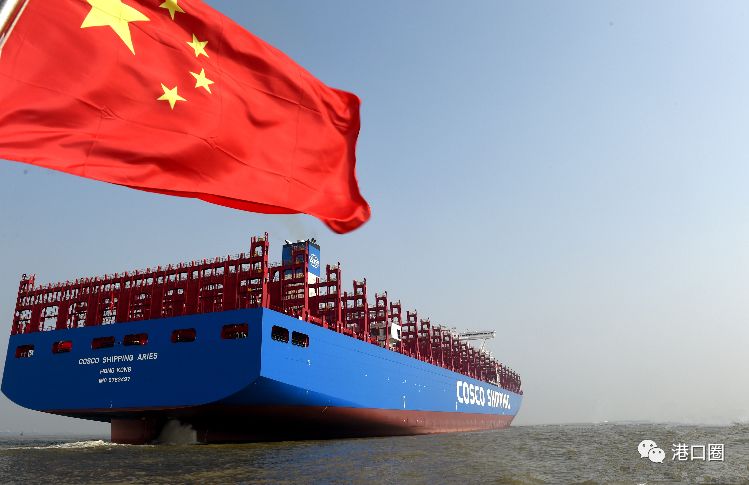 长江上尺度最大船舶出江 2万标箱集装箱船踏上新航程