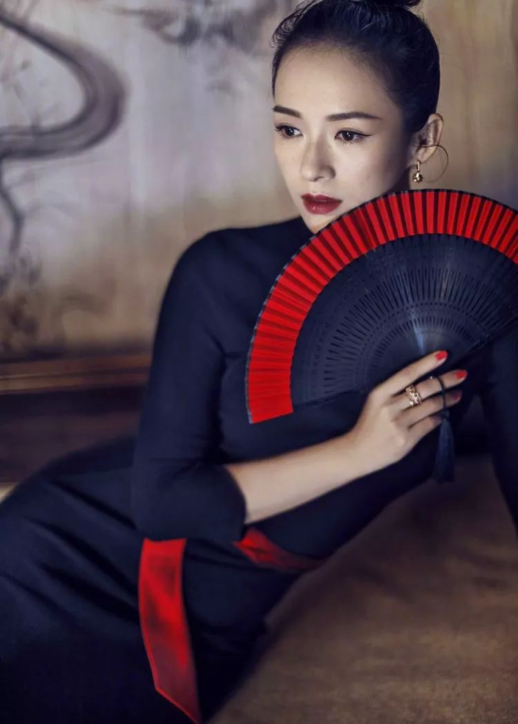 一秒入戏的章子怡,还很会穿旗袍!这中国风太美了