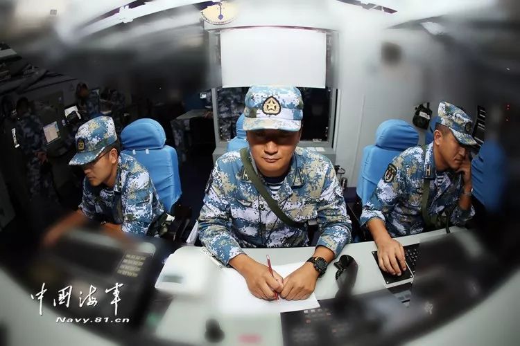 军队人大代表,海军合肥舰舰长赵岩泉:一身英雄气